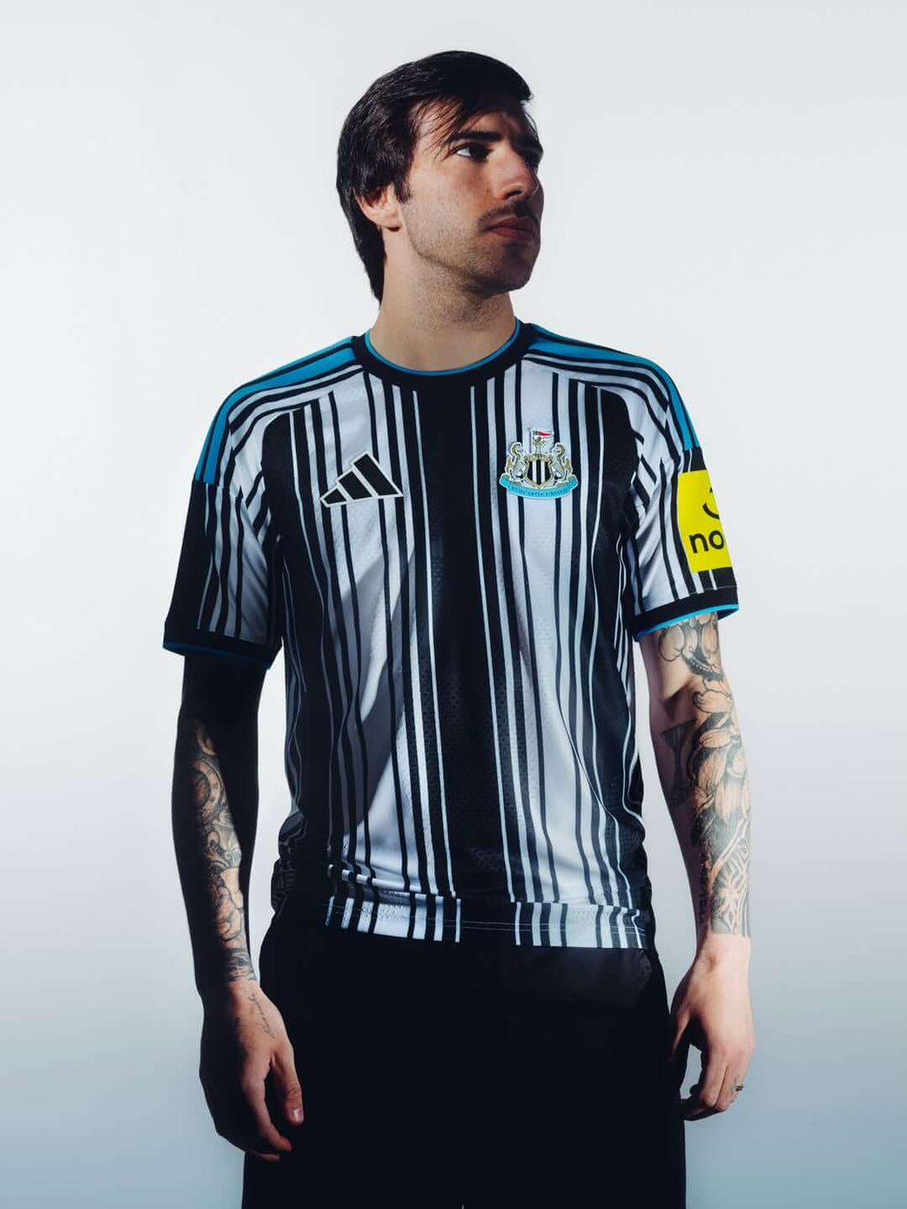 Camisa do Newcastle United 26-27 lançamento