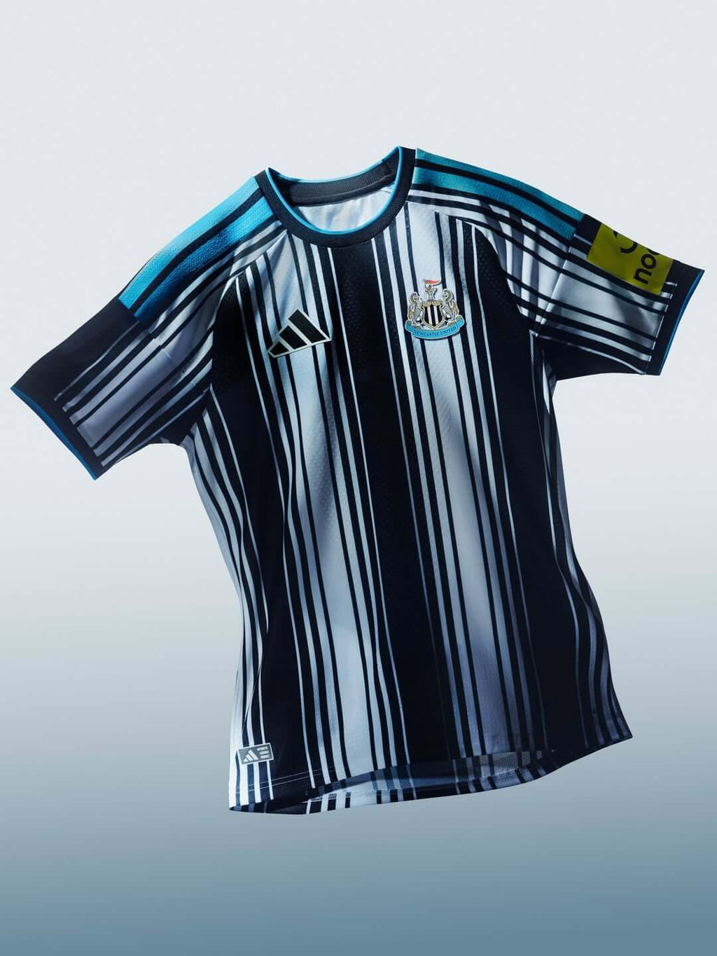 Camisa do Newcastle United 26-27 lançamento