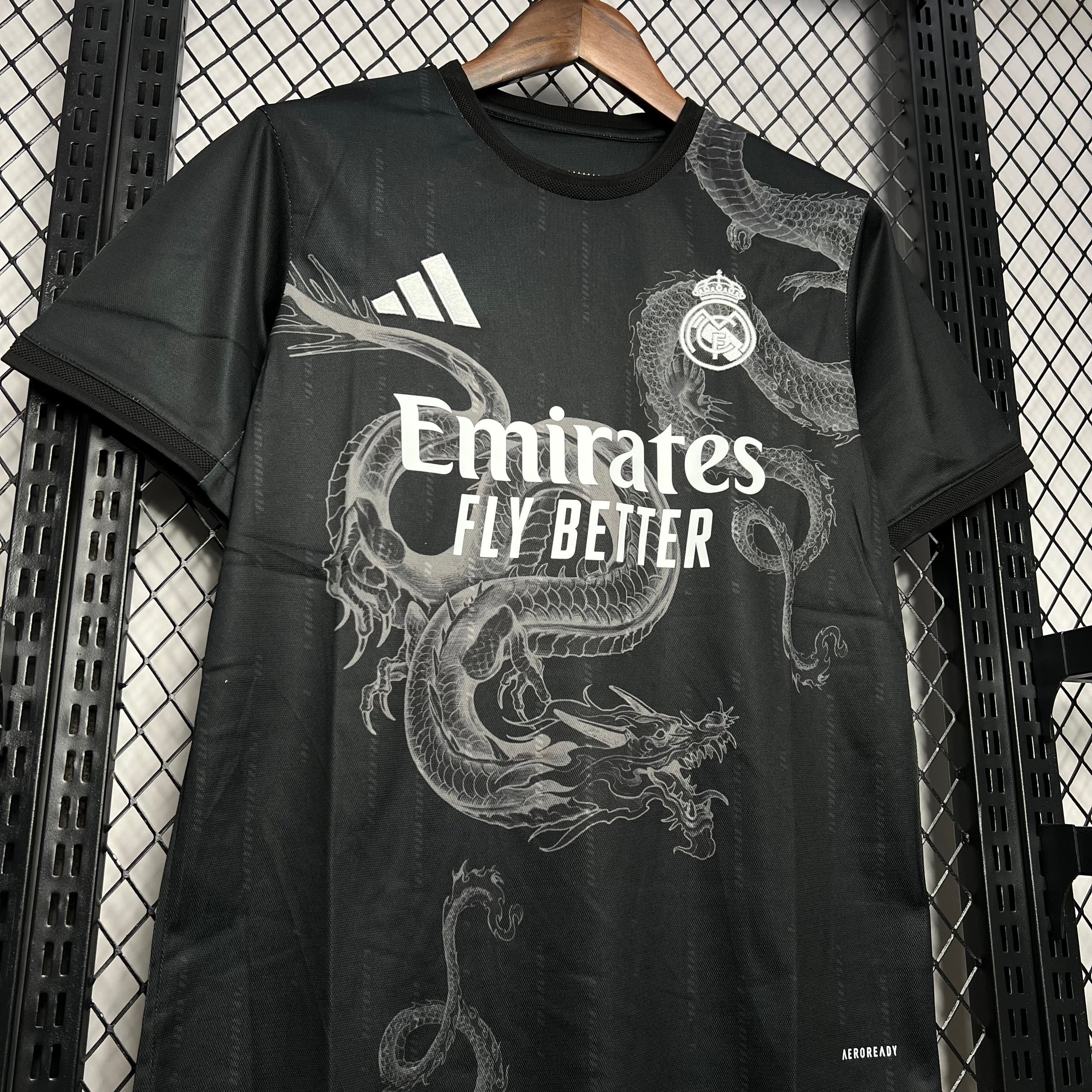 Camisa Real Madrid Edição Especial Preta 24/25 - Torcedor Masculina Lançamento