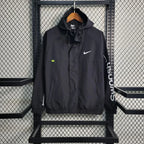 Jaqueta Corta Vento Swoosh - Preto