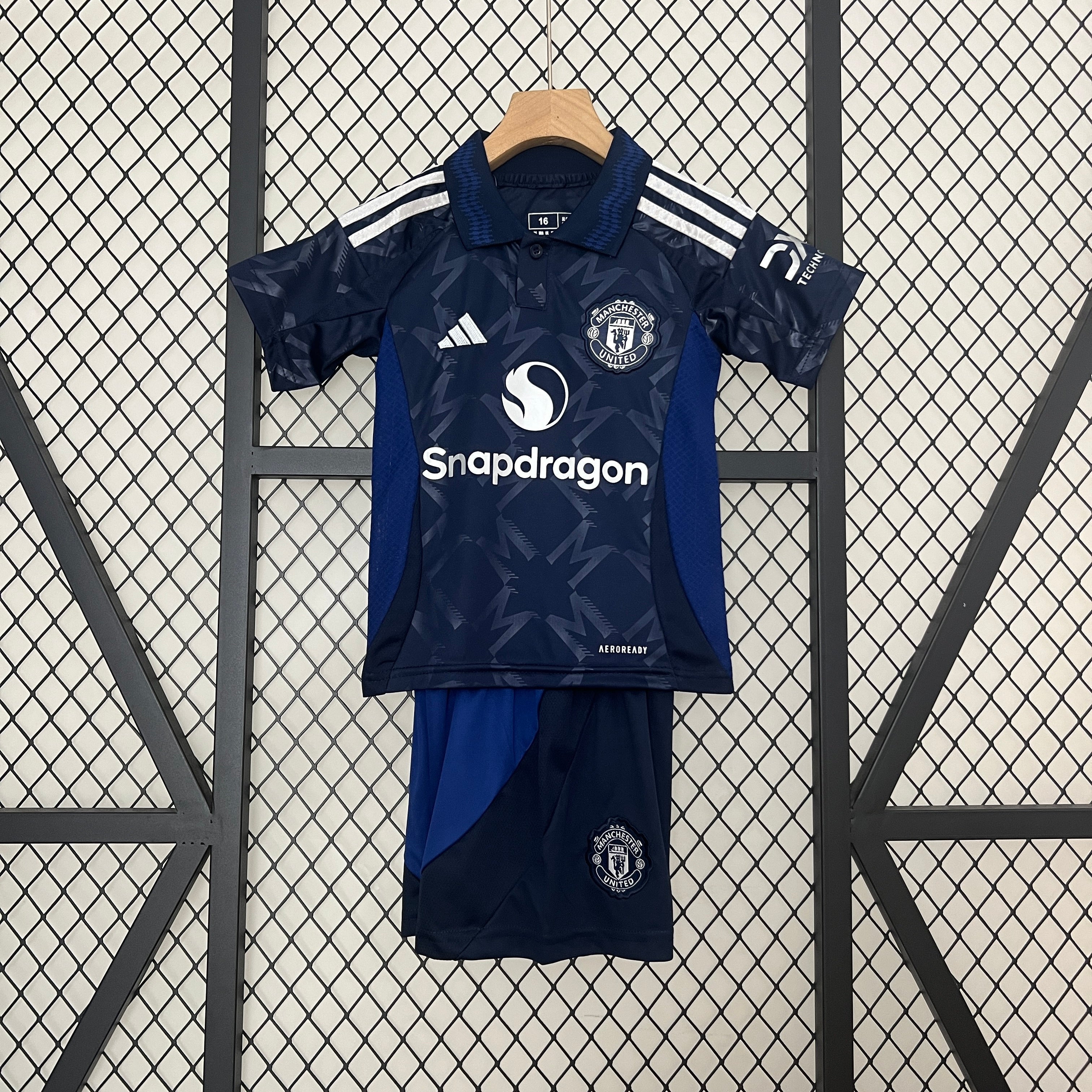 Conjunto Infantil Manchester United Away 24/25