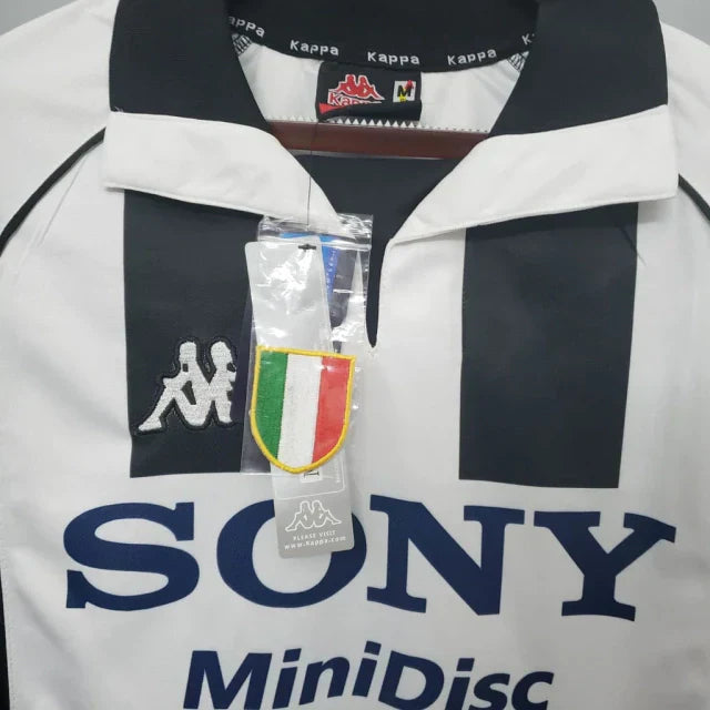 Camisa Juventus Retrô 1997/1998 Preta e Branca