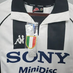 Camisa Juventus Retrô 1997/1998 Preta e Branca