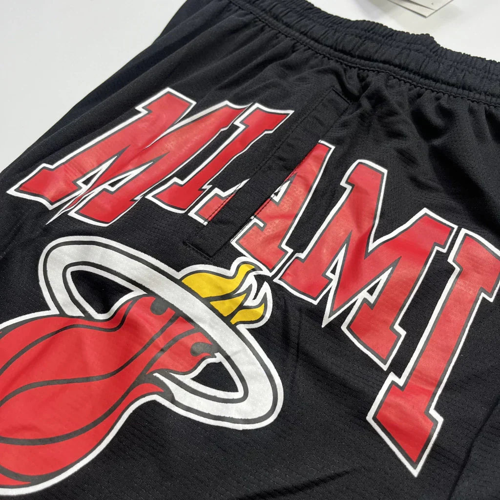 Shorts NBA Miami Heat 23/24 Casual - Vermelho - Branco - Preto