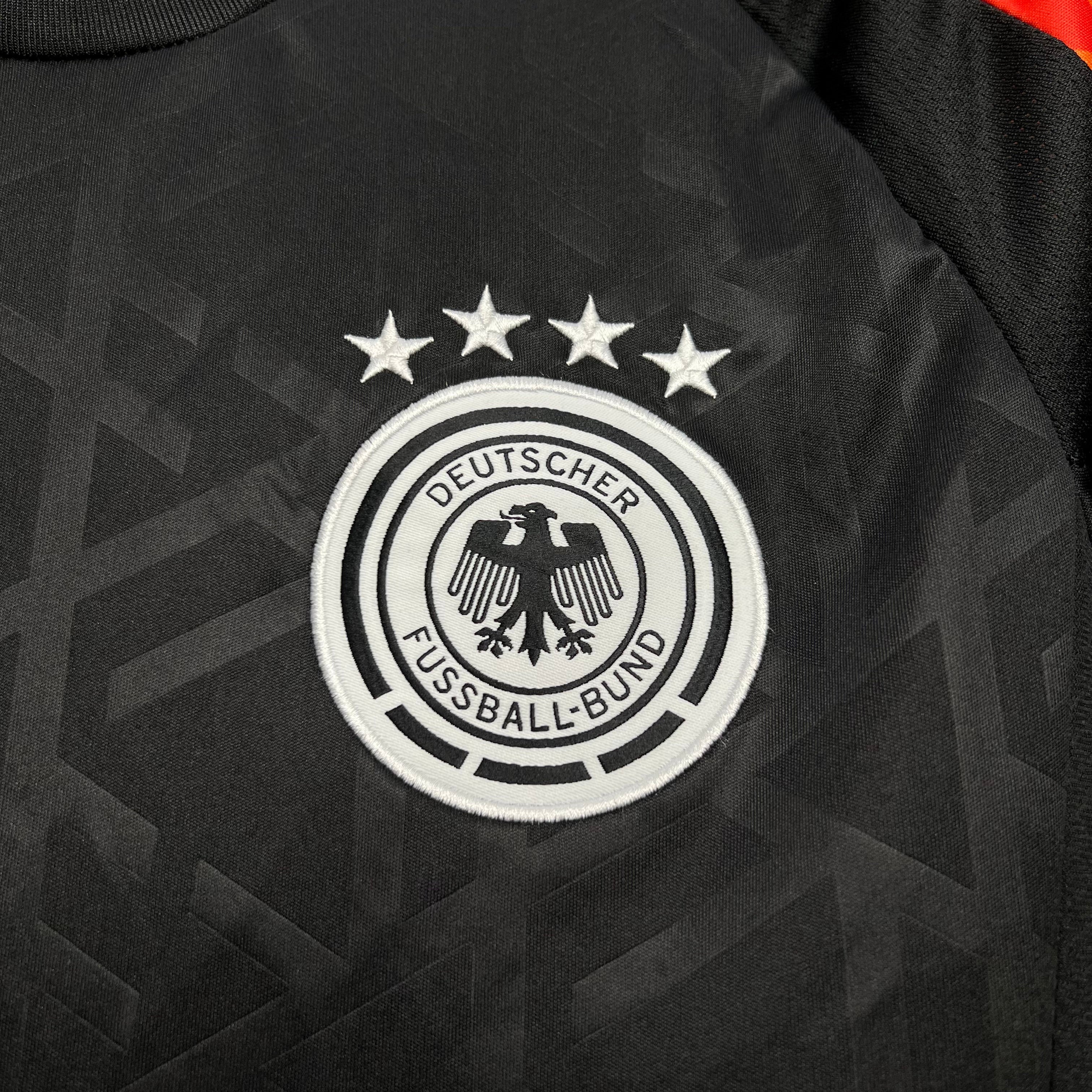 Camisa Alemanha Pré-Jogo 24/25 - Torcedor Masculina