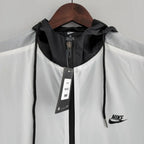 Jaqueta Corta Vento Swoosh - Branco/Preto
