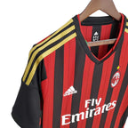 Camisa Retrô Milan I Home 2013/14 Masculino Vermelho e Preto